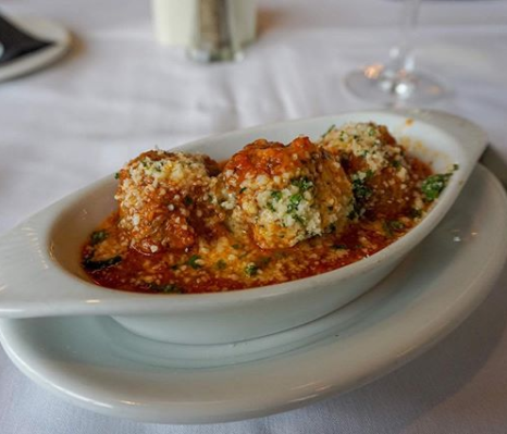 Desi Vega’s Seafood and Prime Steaks | restaurant | 111 Veterans Blvd #150, Metairie, LA 70005, USA | 5042932490 OR +1 504-293-2490