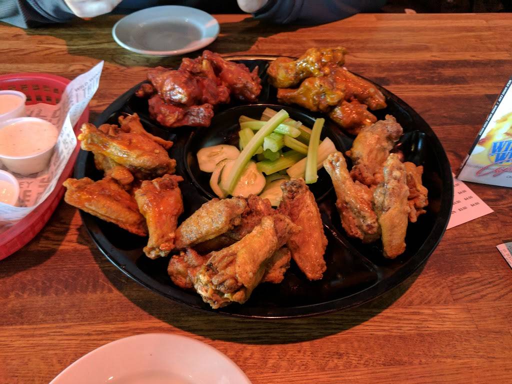 Wild Wing Cafe | restaurant | 1437 Sams Dr #20, Chesapeake, VA 23320, USA | 7573829464 OR +1 757-382-9464