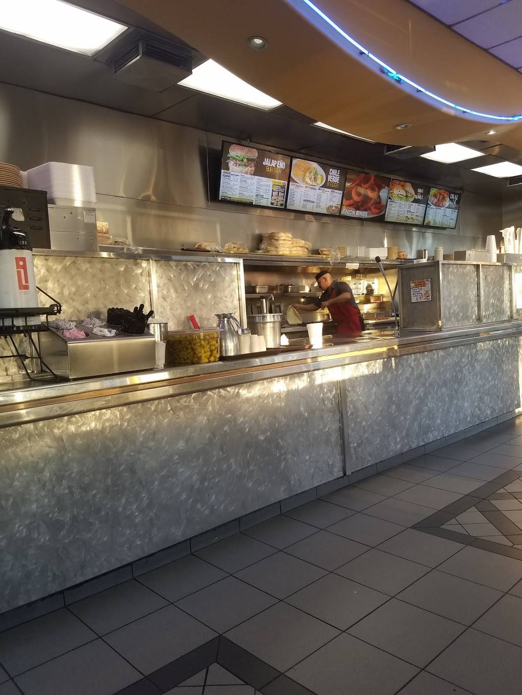 Doublz | restaurant | 1720 W Whittier Blvd, Montebello, CA 90640, USA | 3238877111 OR +1 323-887-7111