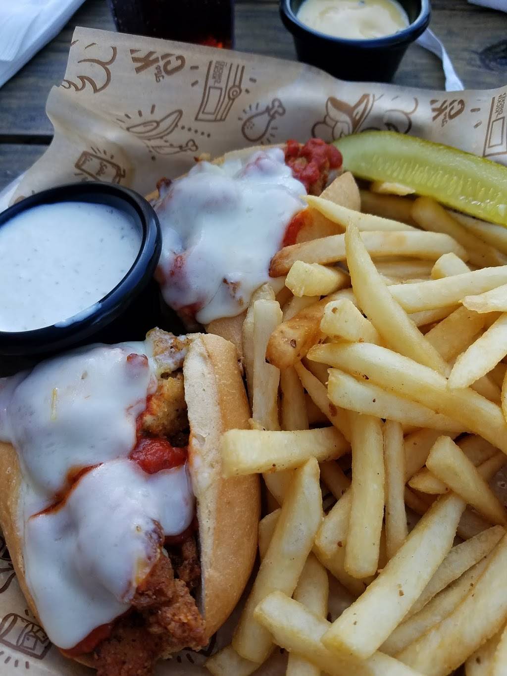 Kickin Chicken | restaurant | 349 W Coleman Blvd, Mt Pleasant, SC 29464, USA | 8438818734 OR +1 843-881-8734