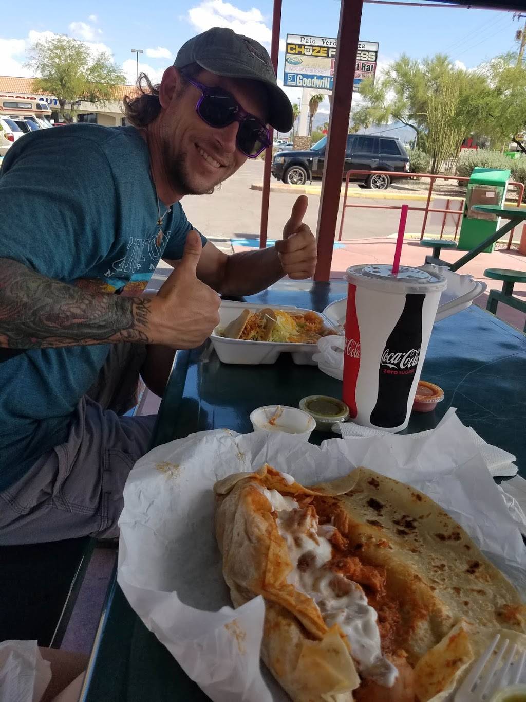 Coronados Mexican Food | restaurant | 7115 E 22nd St, Tucson, AZ 85710, USA | 5203006162 OR +1 520-300-6162