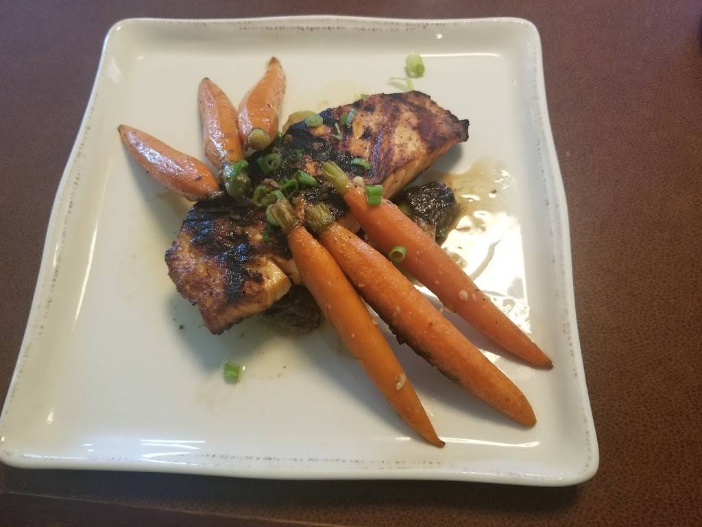 Paddys American Grille | restaurant | 27 International Dr, Portsmouth, NH 03801, USA | 6034309450 OR +1 603-430-9450