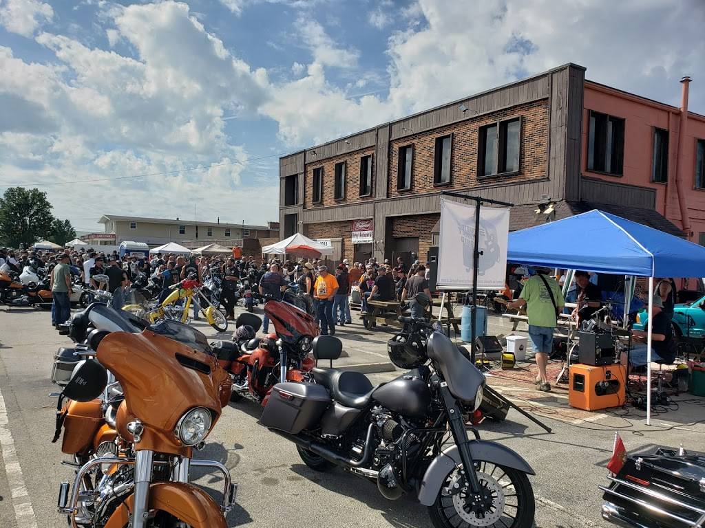 Shirleys Bar & Grill | restaurant | 3065 MO-94, St Charles, MO 63301, USA | 6369409770 OR +1 636-940-9770