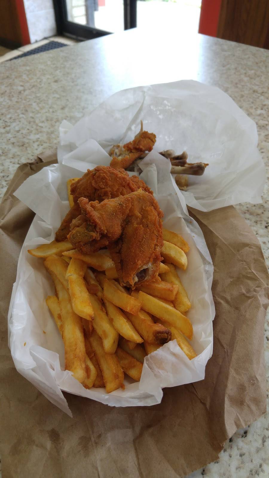 Chicago wings around the world | restaurant | 748 W 61st St, Chicago, IL 60621, USA | 7738912515 OR +1 773-891-2515