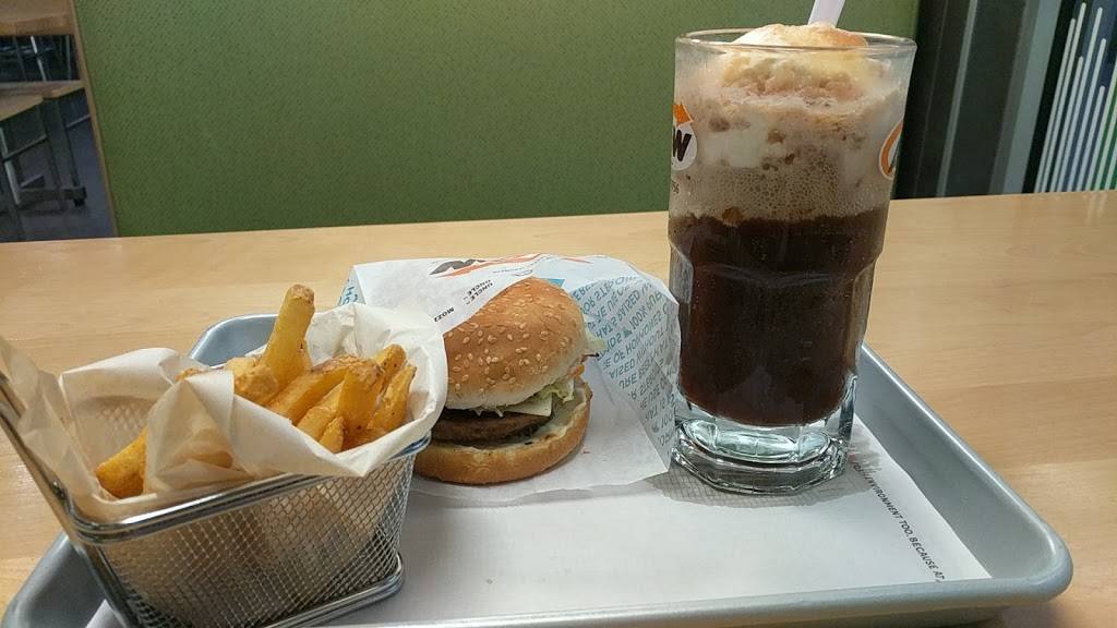 A&W Canada | restaurant | 422 Ninth St W, Cornwall, ON K6L 0B3, Canada | 6139380002 OR +1 613-938-0002