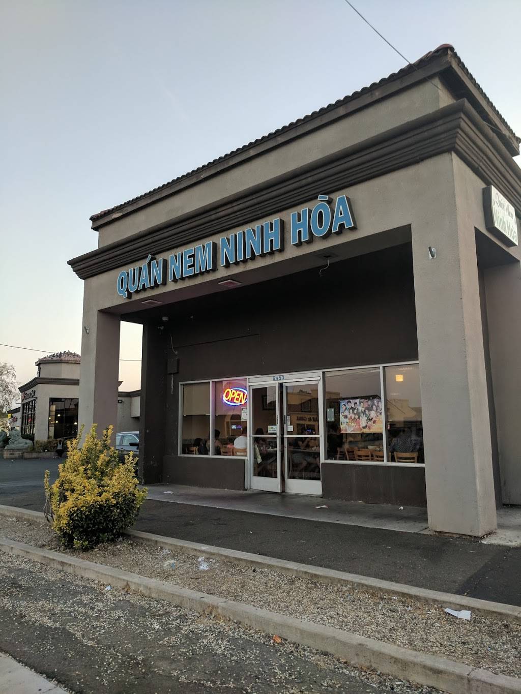 Quán Nem Ninh Hòa Restaurant | restaurant | 6450 Stockton Blvd, Sacramento, CA 95823, USA | 9164283748 OR +1 916-428-3748