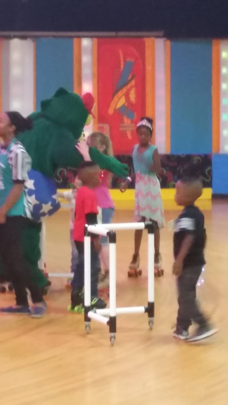 United Skates of America | restaurant | 3362 Refugee Rd, Columbus, OH 43232, USA | 6142397202 OR +1 614-239-7202