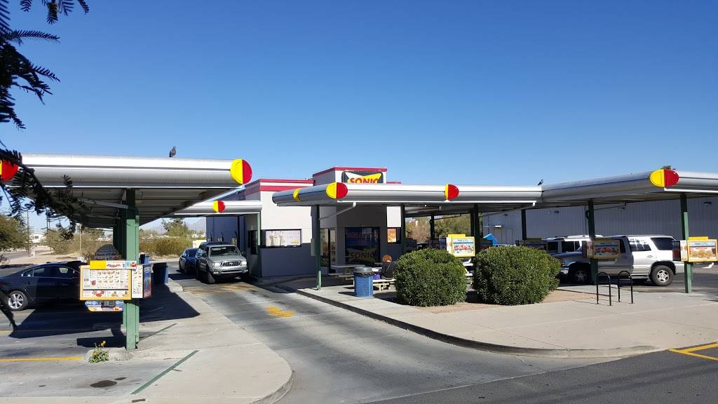 Sonic Drive-In | restaurant | 198 W Valencia Rd, Tucson, AZ 85706, USA | 5202948188 OR +1 520-294-8188