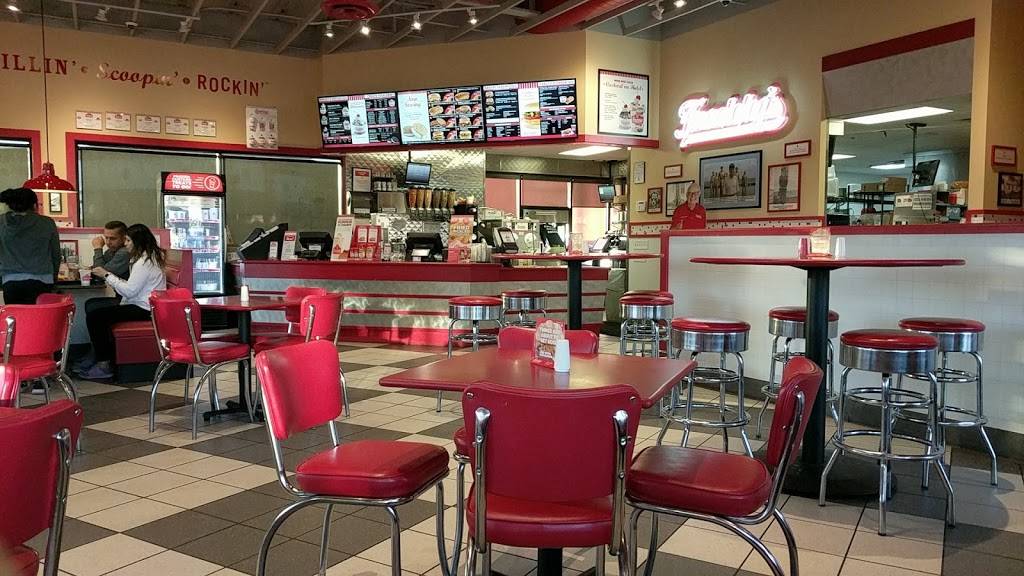 Freddys Frozen Custard & Steakburgers | restaurant | 1818 E Elliot Rd, Tempe, AZ 85284, USA | 4807552207 OR +1 480-755-2207