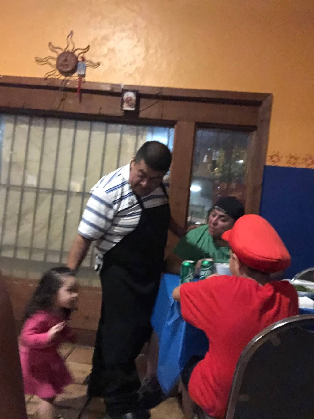 Taqueria yRestaurante los 3 Hermanos | restaurant | 5224 E Truman Rd, Kansas City, MO 64127, USA | 8166165621 OR +1 816-616-5621