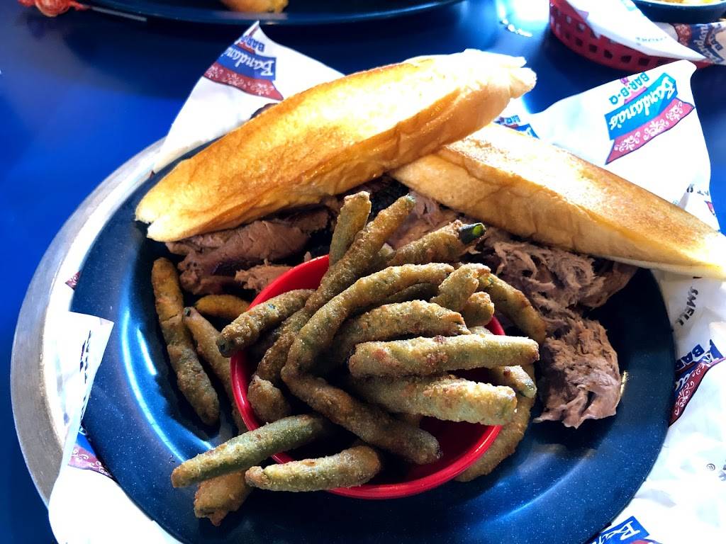 Bandanas Bar-B-Q | restaurant | 1 Ruggeri Dr, Wentzville, MO 63385, USA | 6368874050 OR +1 636-887-4050