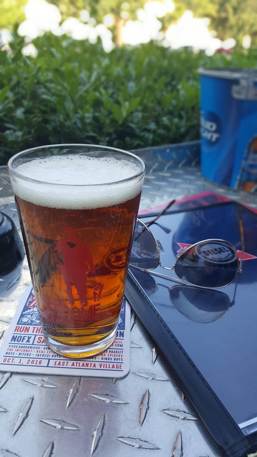 Diesel Filling Station | restaurant | 870 North Highland Avenue Northeast, Atlanta, GA 30306, USA | 4048151820 OR +1 404-815-1820