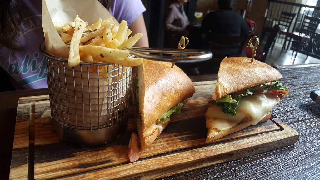 Hearsay on the Strand | restaurant | 2410 Strand St, Galveston, TX 77550, USA | 4097655604 OR +1 409-765-5604