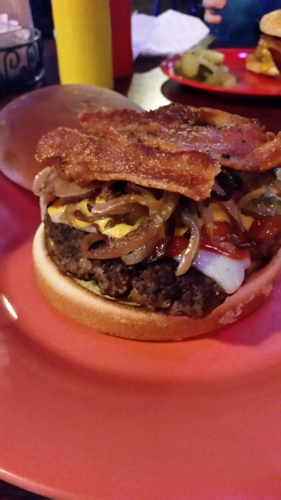 Illinois Bar & Grill | restaurant | 1131 State St, Lemont, IL 60439, USA | 6302570666 OR +1 630-257-0666