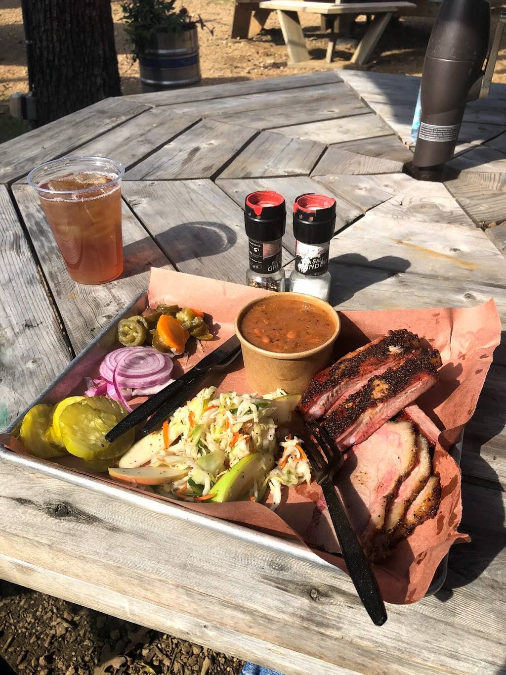 Bumbershoot Barbecue | restaurant | 425 US-377, Argyle, TX 76226, USA | 9405951782 OR +1 940-595-1782
