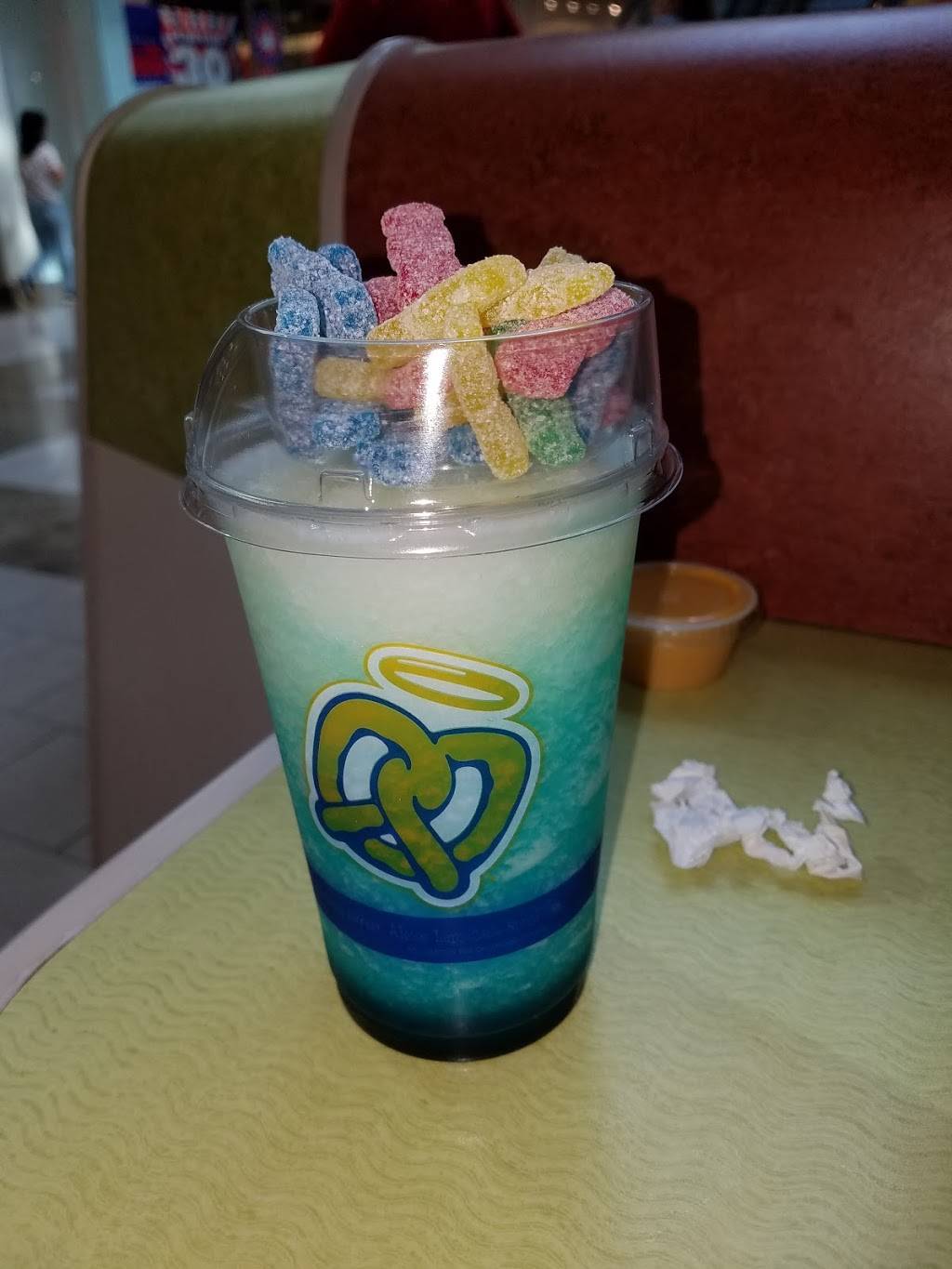 Auntie Annes | cafe | 6170 W Grand Ave Spc 45K203, Gurnee, IL 60031, USA | 8478557866 OR +1 847-855-7866