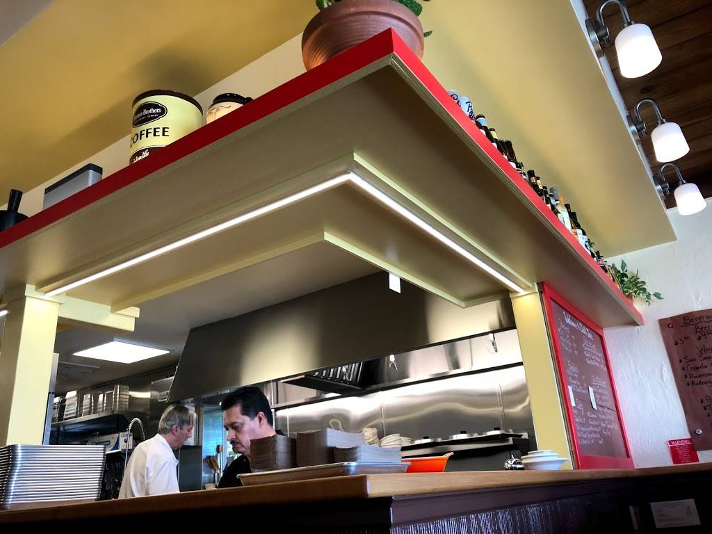 Chili Joe’s | restaurant | 312 Petaluma Blvd S, Petaluma, CA 94952, USA | 7079717537 OR +1 707-971-7537