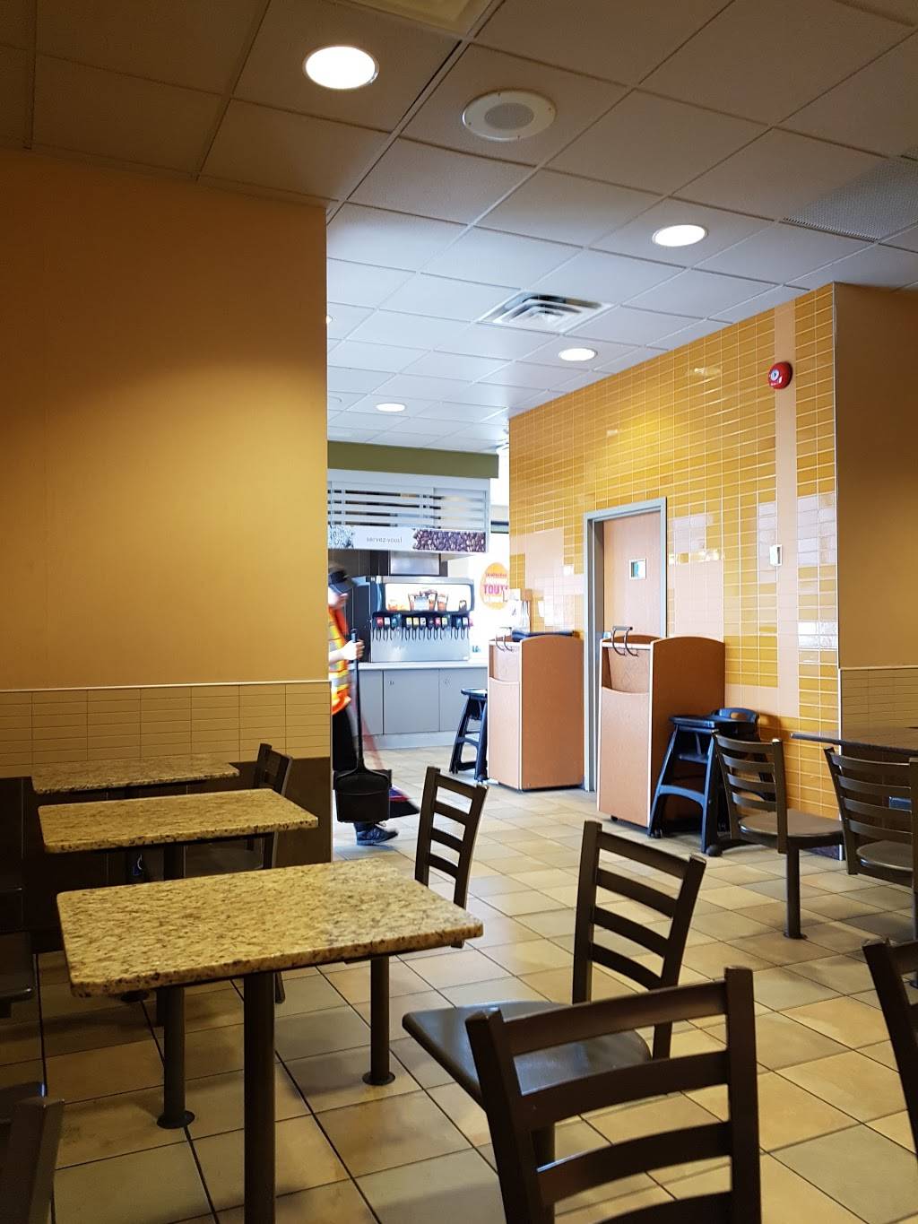 McDonalds | cafe | 13330 Boulevard Curé-Labelle, Mirabel, QC J7J 1G9, Canada | 4504204645 OR +1 450-420-4645
