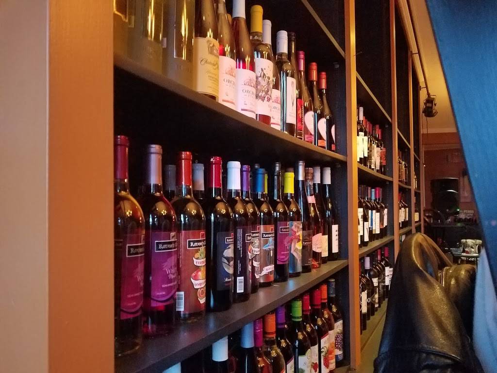 Uncorked Wine Bar & Restaurant | restaurant | 365 N Whitewoman St # A, Coshocton, OH 43812, USA | 7406223000 OR +1 740-622-3000