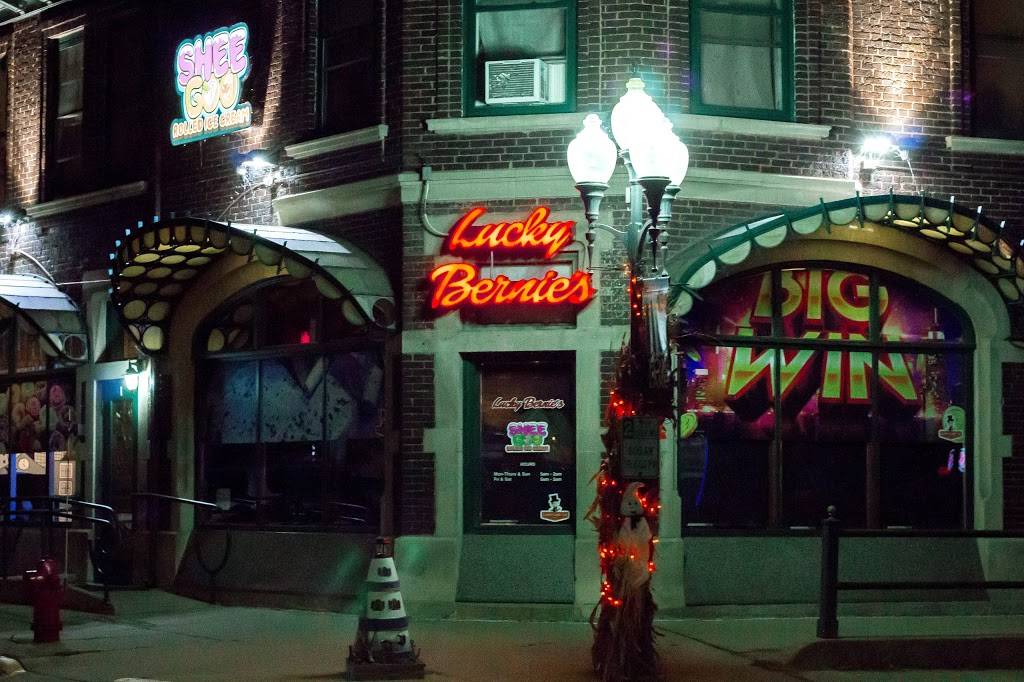 Lucky Bernies Fox Lake | restaurant | 1 Nippersink Blvd, Fox Lake, IL 60020, USA | 8476295600 OR +1 847-629-5600