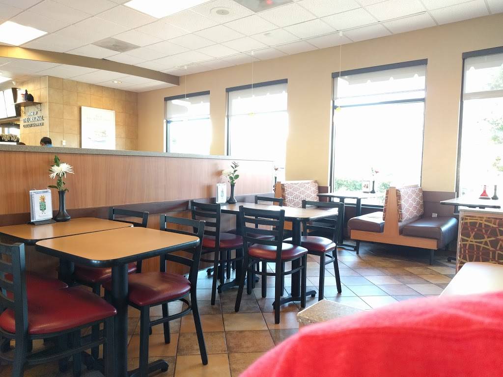 Chick-fil-A | restaurant | 4410 North Fwy, Houston, TX 77022, USA | 7136958888 OR +1 713-695-8888