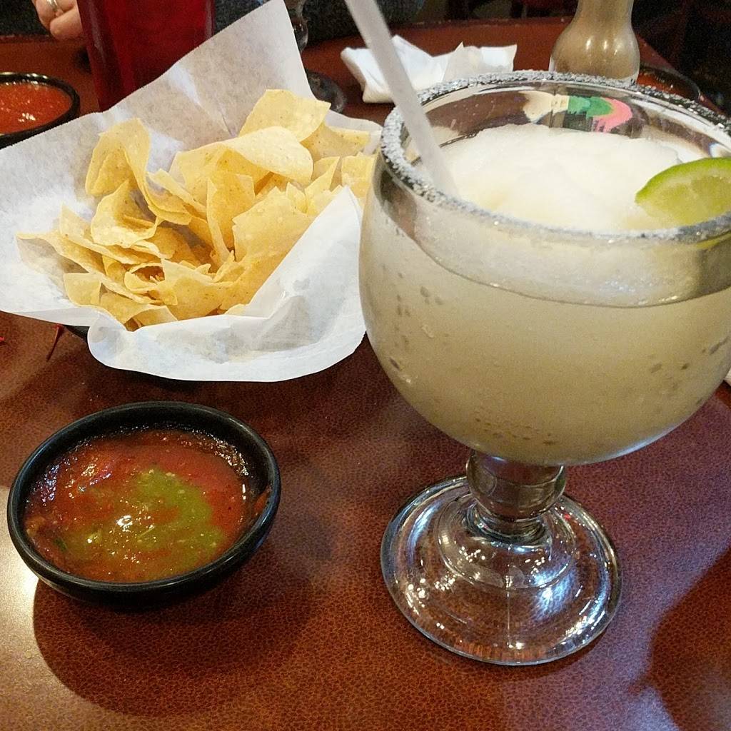 Sombreros Mexican Cantina | restaurant | 22702 Midland Dr, Shawnee, KS 66226, USA | 9134416700 OR +1 913-441-6700