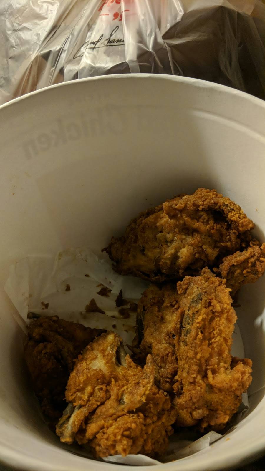 KFC | restaurant | 885 Fox Dr, Winchester, VA 22603, USA | 5406679930 OR +1 540-667-9930