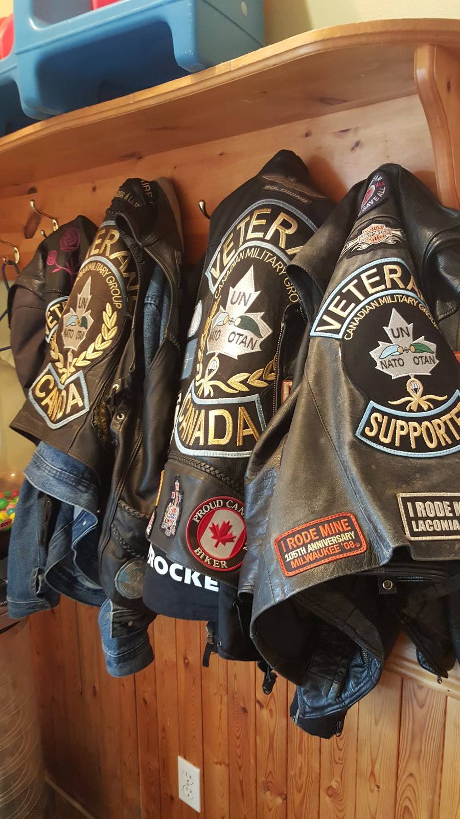 Restaurant LExpress | restaurant | 6250 Rue Foster, Waterloo, QC J0E 2N0, Canada | 4505392107 OR +1 450-539-2107