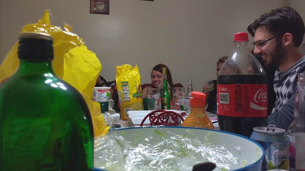 Café Vienne | restaurant | 1611 Boul Crémazie E, Montréal, QC H2M 2R9, Canada | 5143826382 OR +1 514-382-6382