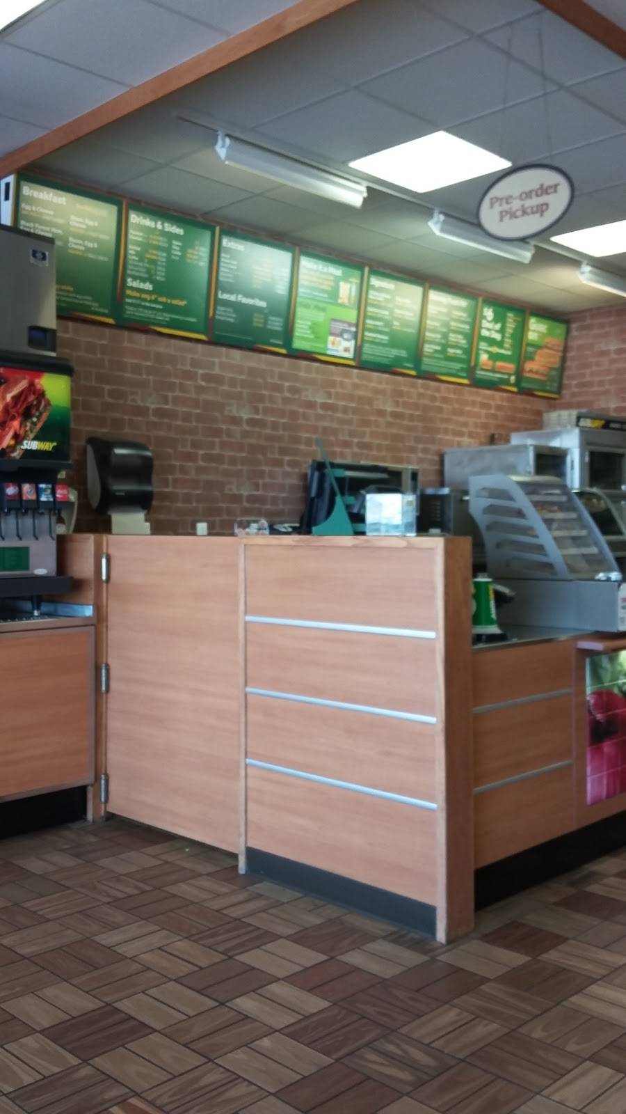 Subway Restaurants | restaurant | 477 Park Ave, Lindenhurst, NY 11757, USA | 6312264048 OR +1 631-226-4048