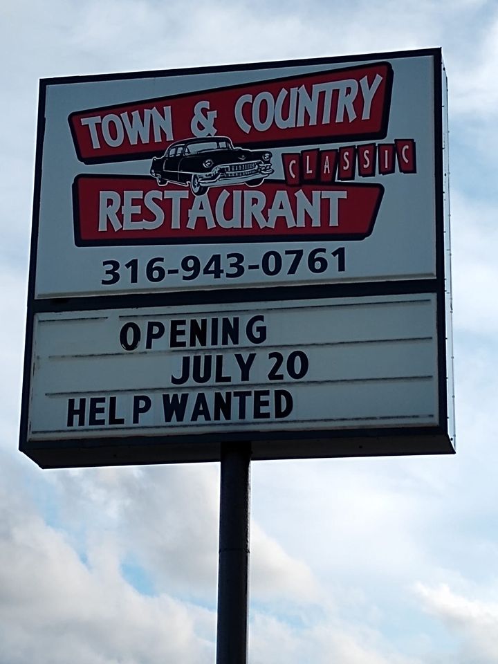 Classic Town & Country | restaurant | 10510 W Southwest Blvd, Wichita, KS 67215, USA | 3169430761 OR +1 316-943-0761