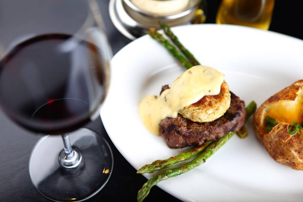 Johnnys Italian Steakhouse | restaurant | 33103 Hamilton Ct, Farmington Hills, MI 48334, USA | 2485161299 OR +1 248-516-1299