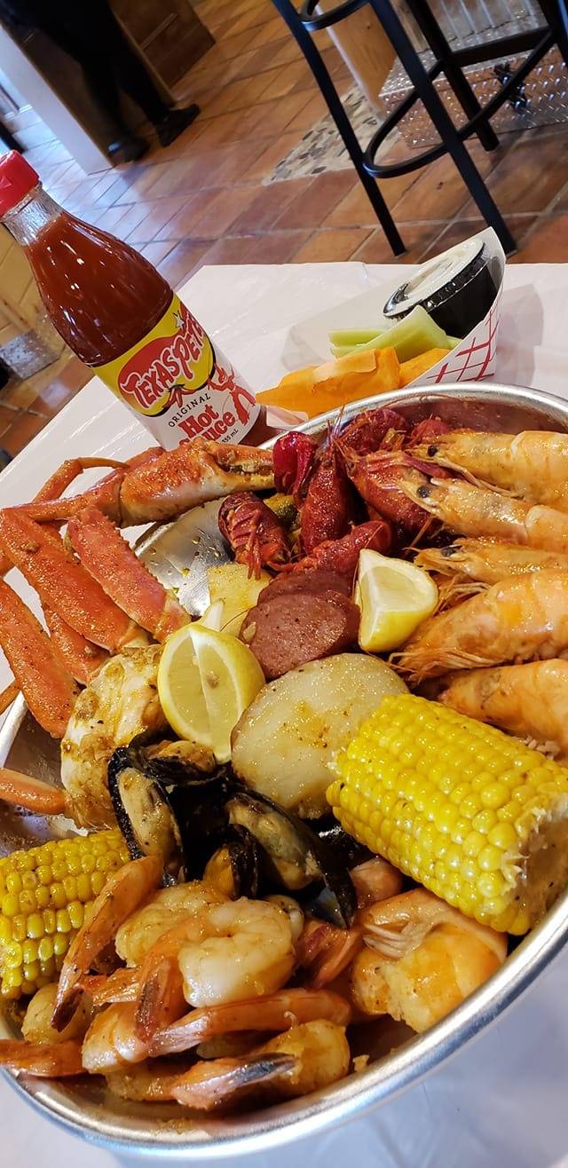Shaking Seafood & Wings | restaurant | 414 N Valley Mills Dr, Waco, TX 76710, USA | 2547411301 OR +1 254-741-1301