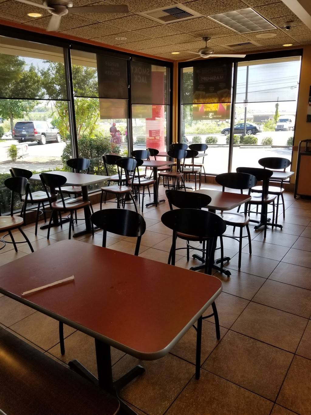 Jack in the Box | restaurant | 1504 Hampton St, Nashville, TN 37207, USA | 6152281336 OR +1 615-228-1336