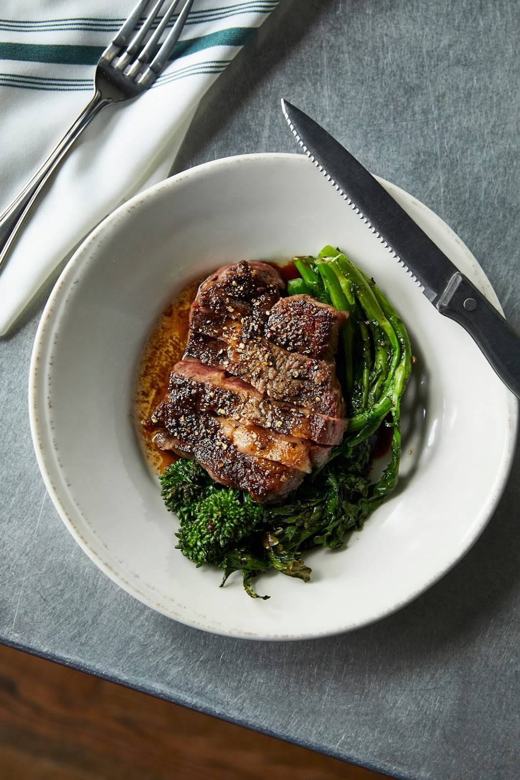 Slow Hand WC | restaurant | 30 N Church St, West Chester, PA 19380, USA | 4849998638 OR +1 484-999-8638