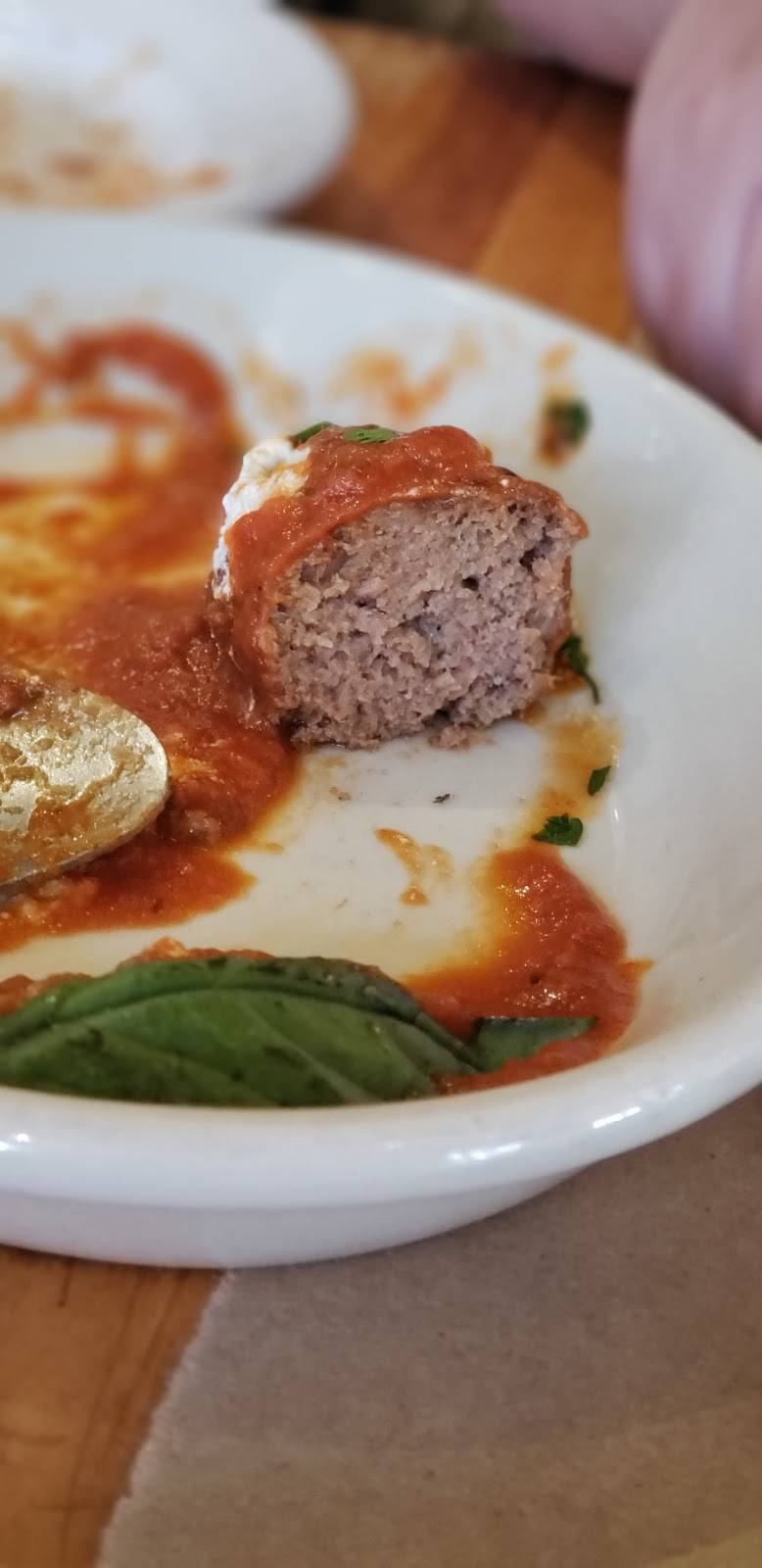 Giovannis Brooklyn Eats | meal delivery | 1657 8th Ave, Brooklyn, NY 11215, USA | 7187888001 OR +1 718-788-8001