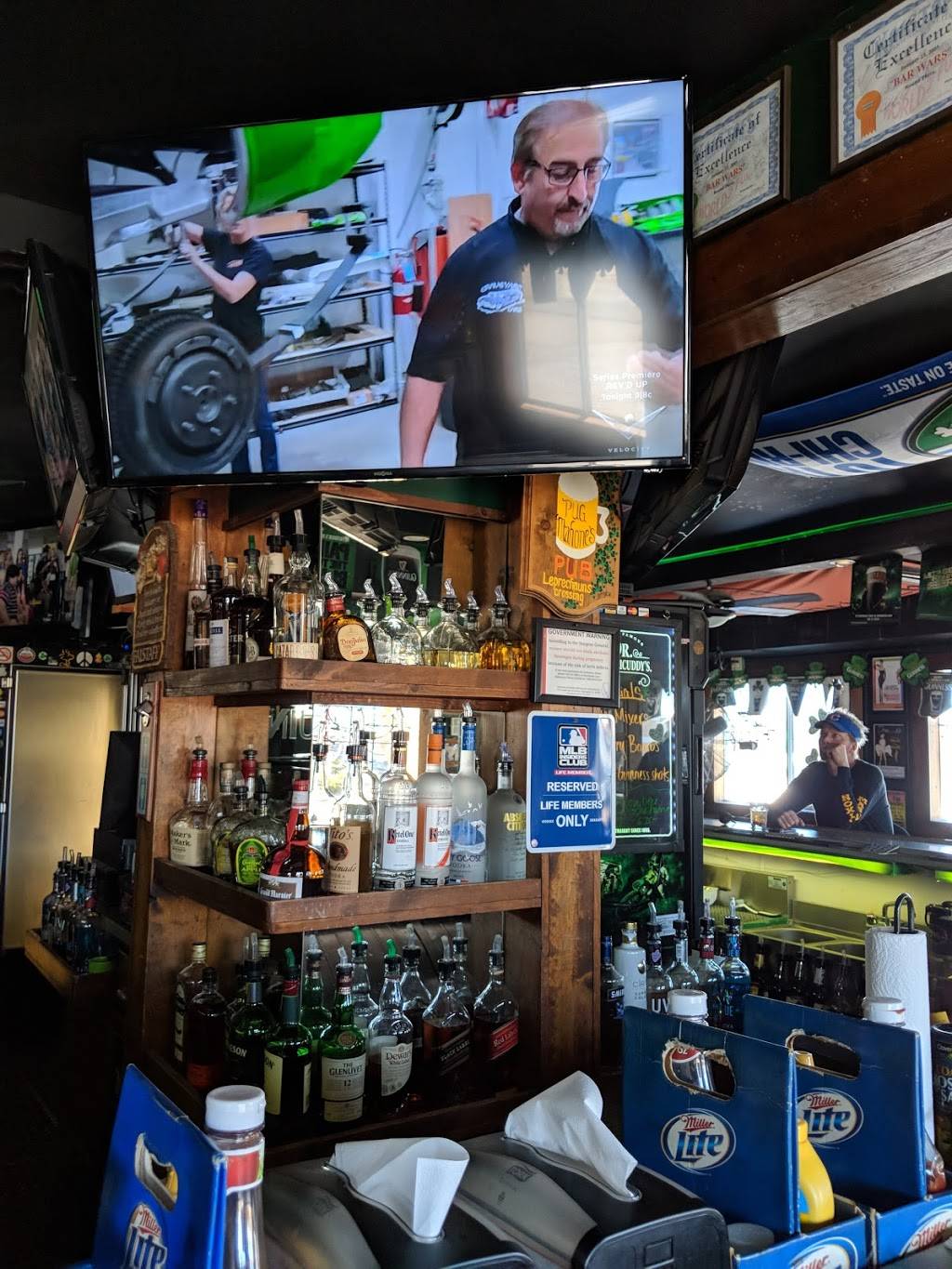 Pug Mahones Irish Pub & Grill | restaurant | 282 Grand Ave, Fox Lake, IL 60020, USA | 8475875078 OR +1 847-587-5078