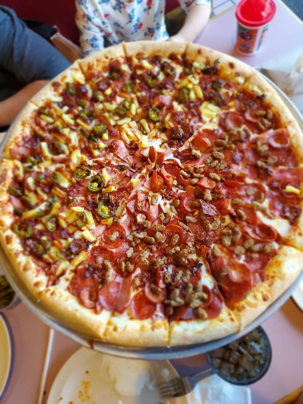 B Cs Pizza & Beer | restaurant | 1315 Shaw Ave, Clovis, CA 93612, USA | 5592977800 OR +1 559-297-7800