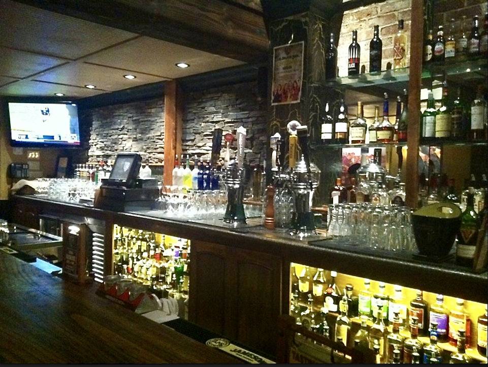 Hennesseys Tavern | restaurant | 7811 Herschel Ave, La Jolla, CA 92037, USA | 8585518772 OR +1 858-551-8772