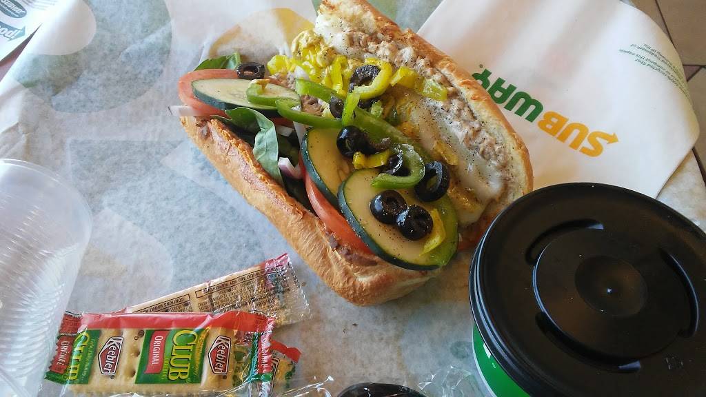 Subway Restaurants | restaurant | 1215 Olive Dr Suite F, Bakersfield, CA 93308, USA | 6613932776 OR +1 661-393-2776