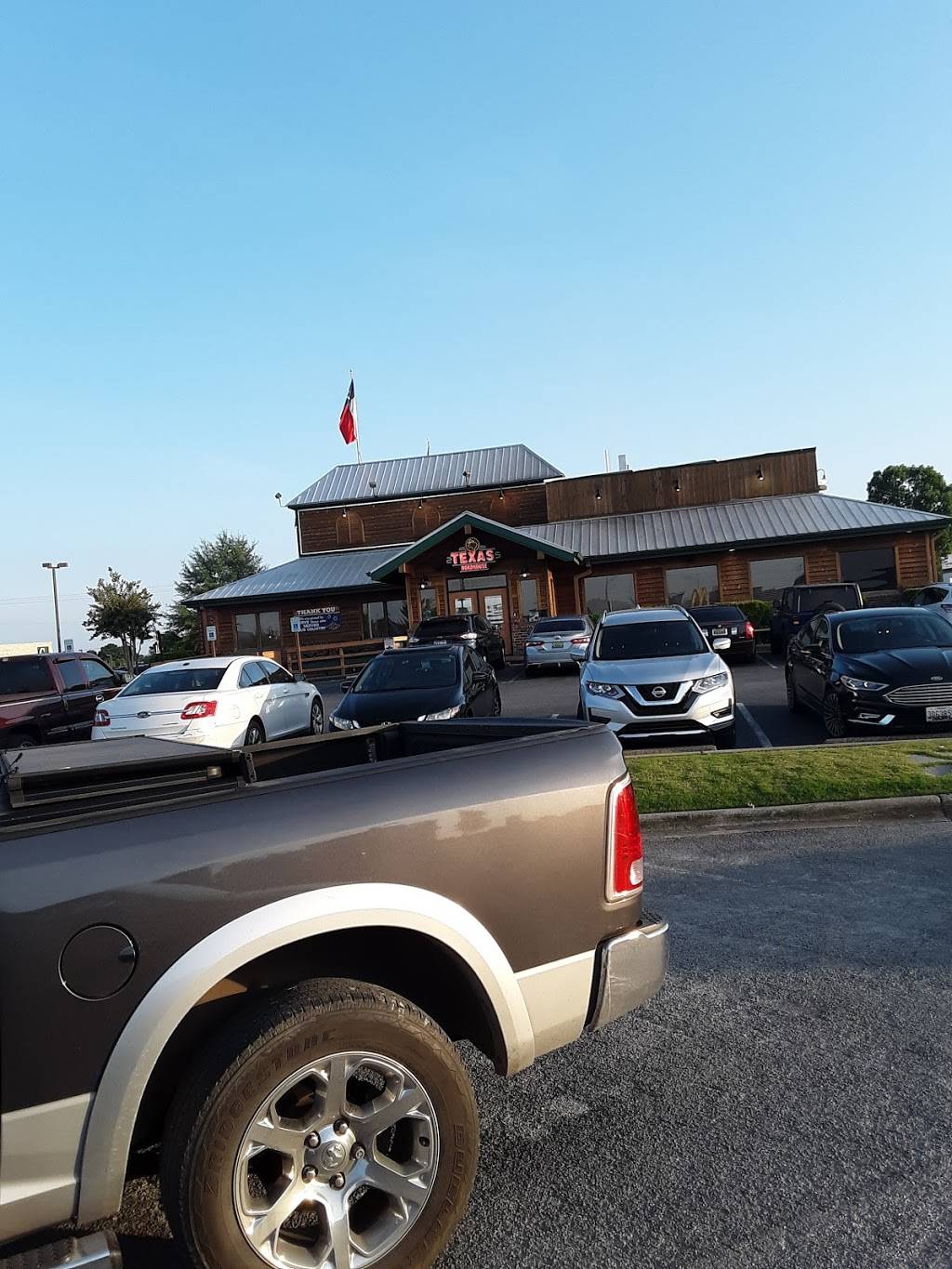 Texas Roadhouse | restaurant | 307 Cox Creek Pkwy, Florence, AL 35630, USA | 2567657104 OR +1 256-765-7104