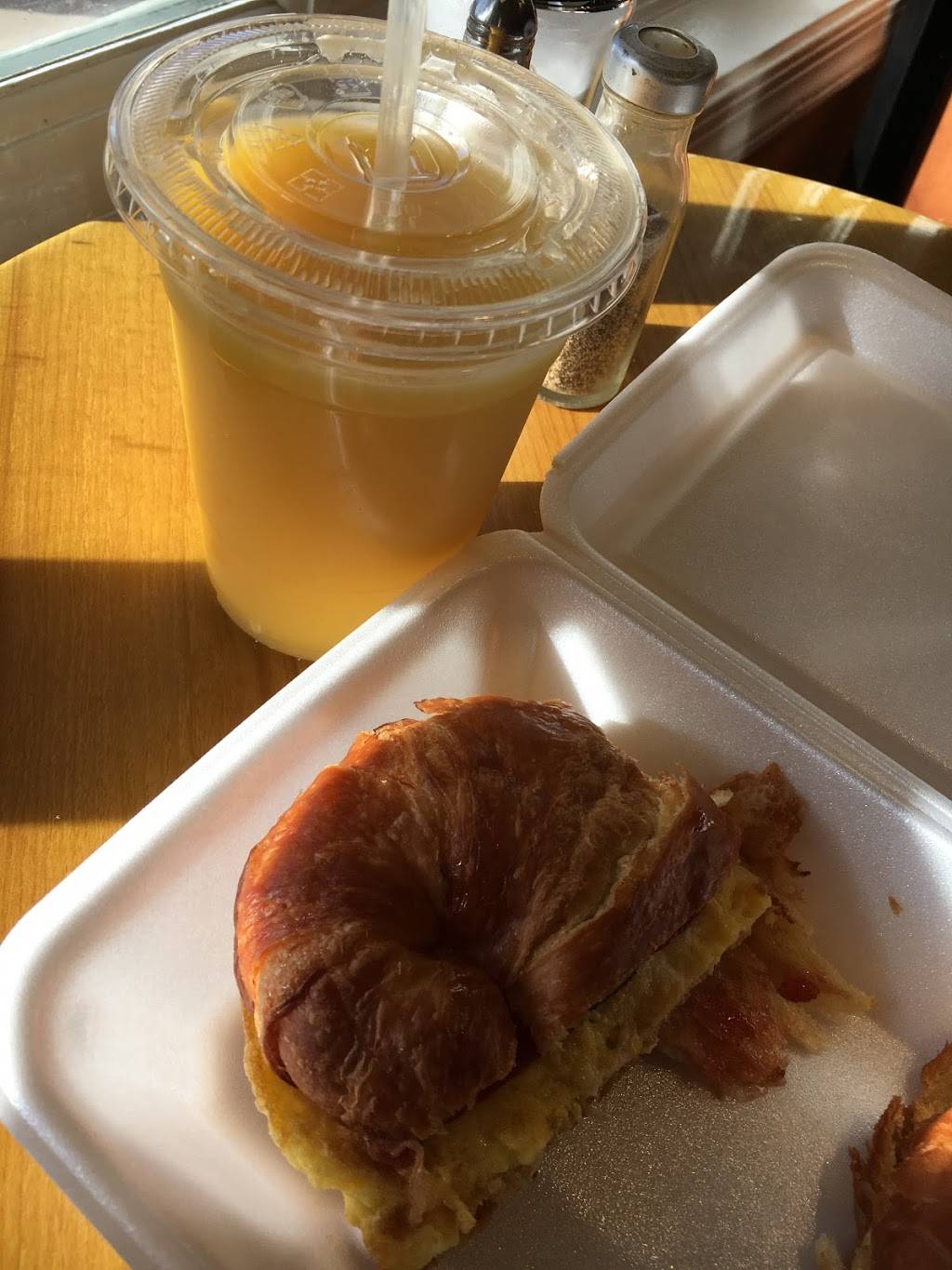 Four Seasons Bakery Cafe | restaurant | 50 S Pickett St # 23, Alexandria, VA 22304, USA | 7032127388 OR +1 703-212-7388