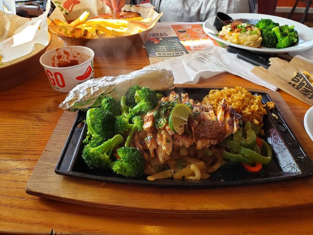 Chilis Grill & Bar | restaurant | 8450 W Cross Dr, Littleton, CO 80123, USA | 3039735863 OR +1 303-973-5863