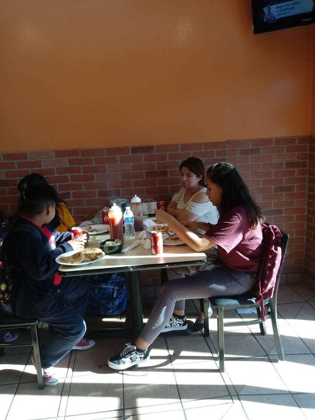 Pupusas Genesis #2 | restaurant | 1423 Pico Blvd, Los Angeles, CA 90015, USA | 2137441927 OR +1 213-744-1927