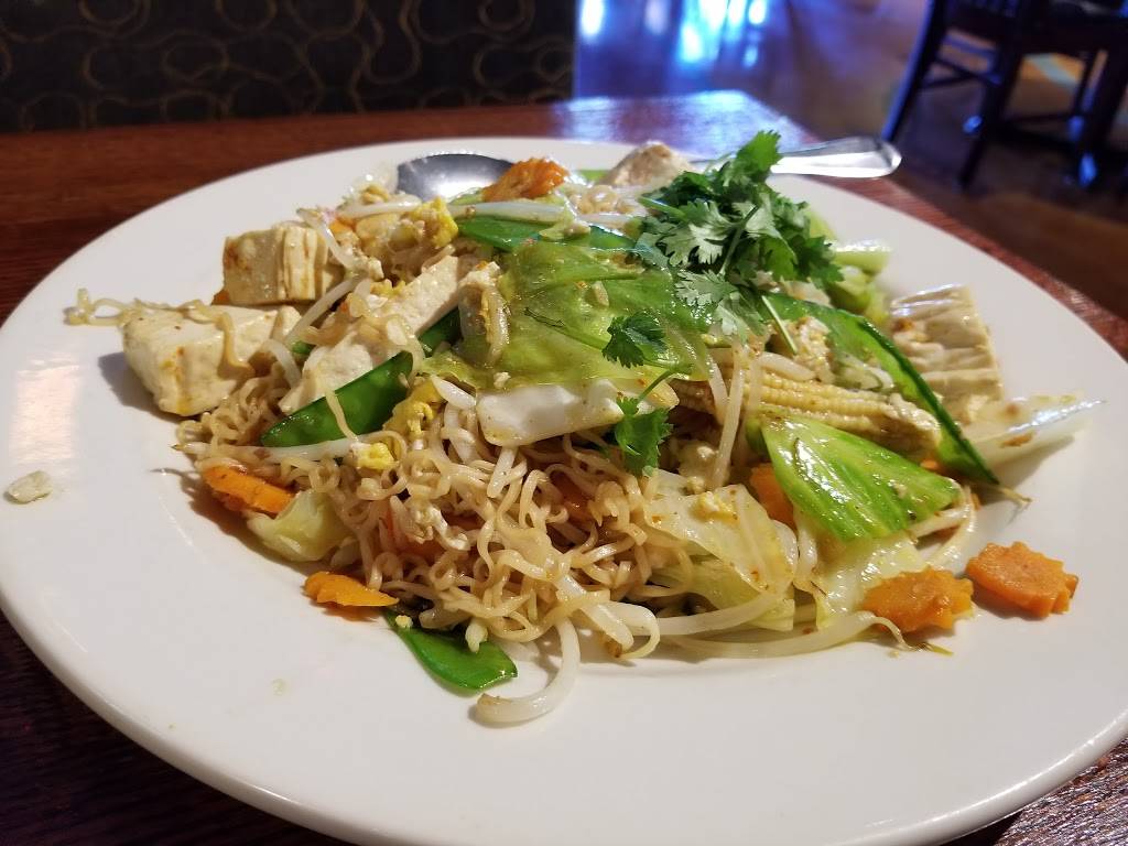 Silver Spoon Thai Restaurant & Bar | restaurant | 3828 196th St SW, Lynnwood, WA 98036, USA | 4259673255 OR +1 425-967-3255