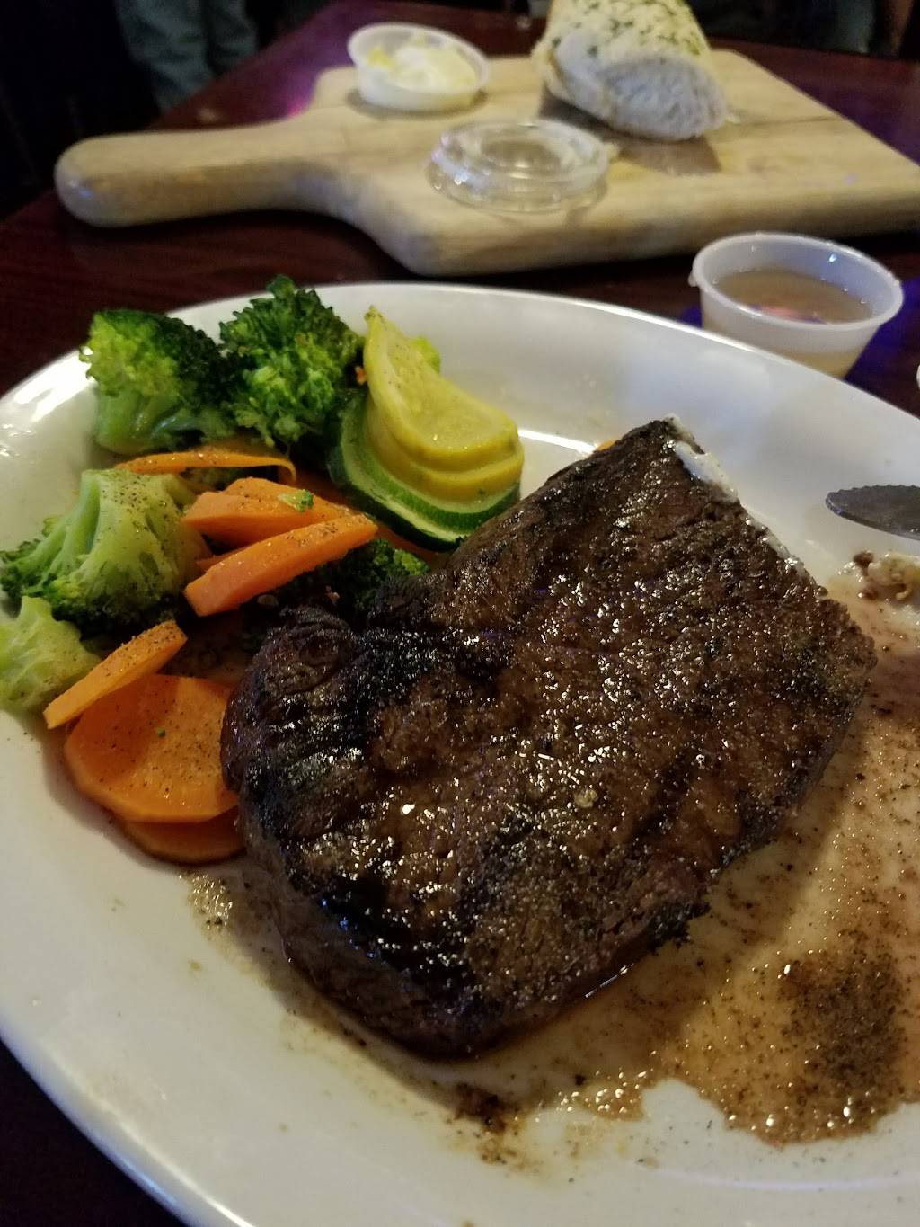 Chaps | restaurant | 23084 E Main St, Armada, MI 48005, USA | 5867844500 OR +1 586-784-4500