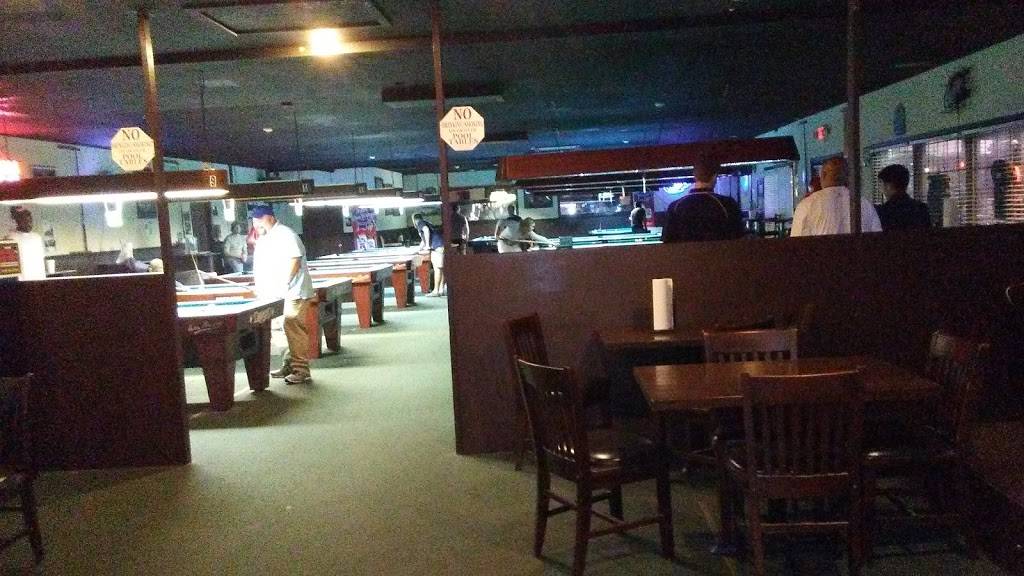 Southern Billiards and Burgers | restaurant | 200 Lanier Dr, Statesboro, GA 30458, USA | 9122259887 OR +1 912-225-9887