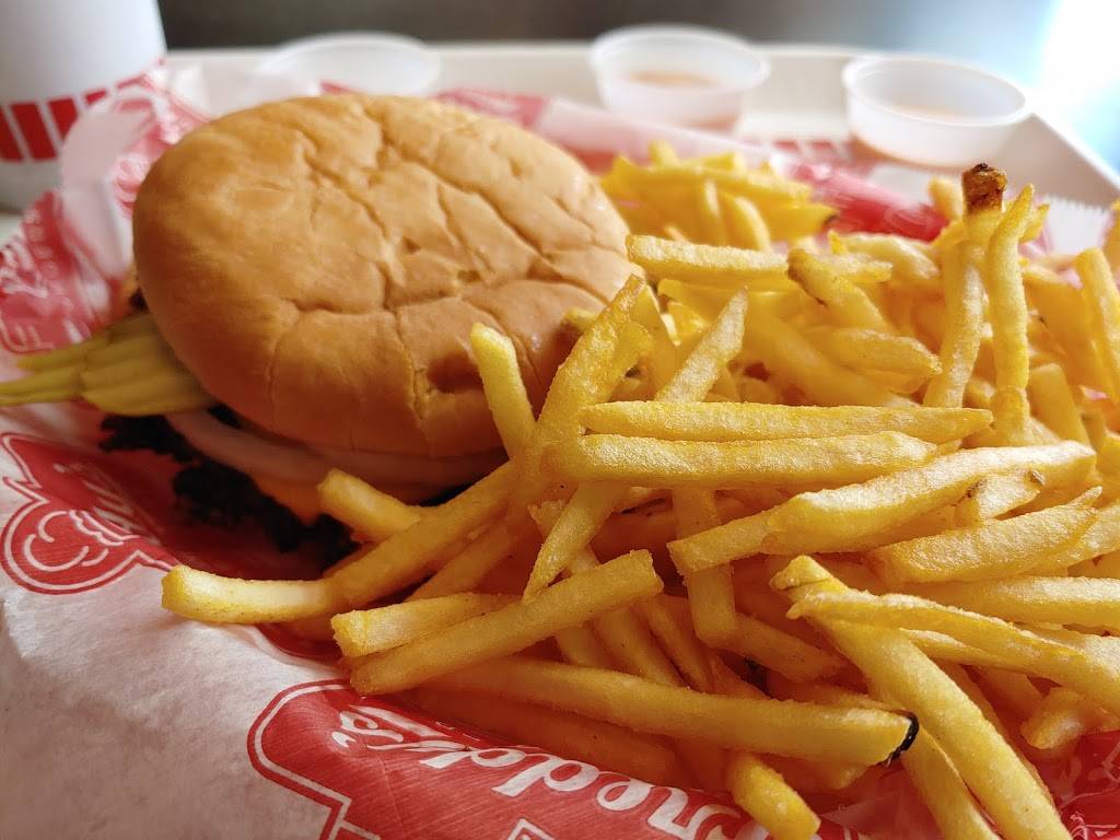 Freddys Frozen Custard & Steakburgers | restaurant | 3812 N Roxboro St, Durham, NC 27704, USA | 9194794017 OR +1 919-479-4017