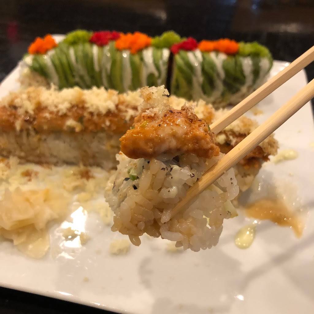 Momo Sushi | restaurant | 662 S Lake St, Mundelein, IL 60060, USA | 8475662544 OR +1 847-566-2544