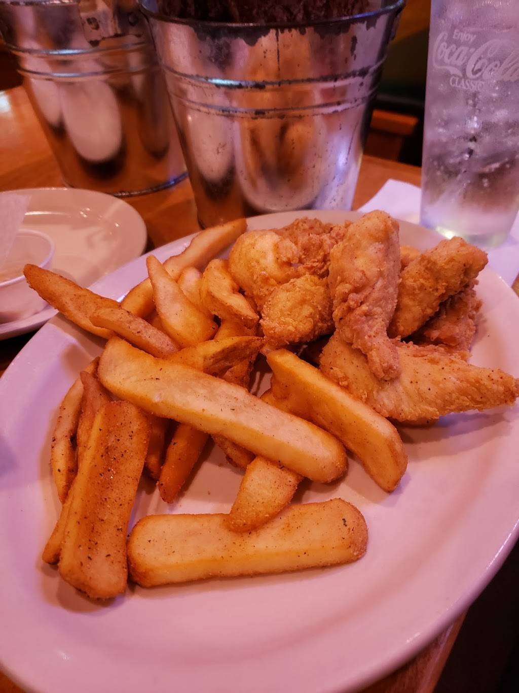 Texas Roadhouse | restaurant | 740 NW Blue Pkwy, Lees Summit, MO 64086, USA | 8162463909 OR +1 816-246-3909